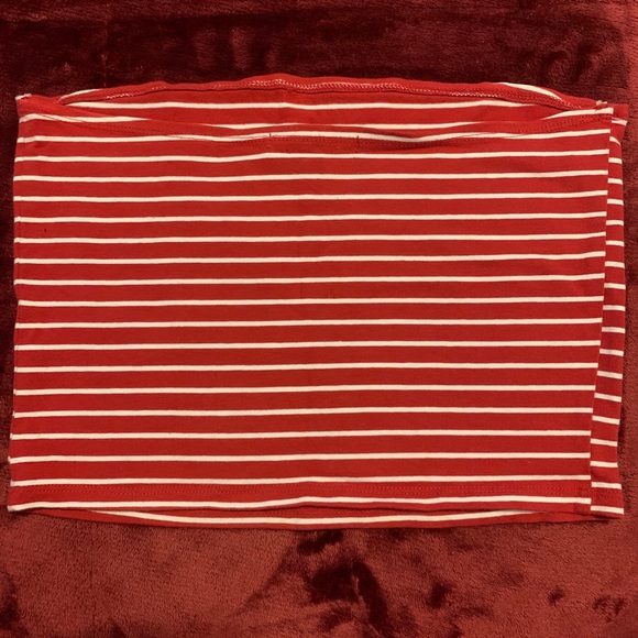 Crop top - Picture 2 of 3